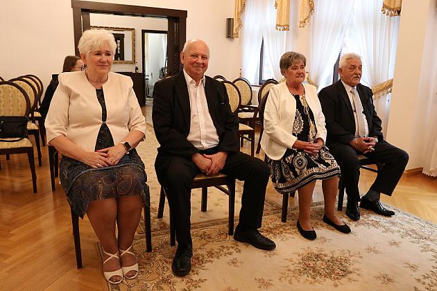 Złote Gody w lęborskim ratuszu – uhonorowanie małżeństw z ponad półwiecznym stażem
