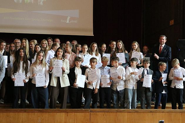 Najlepsi sportowcy wśród uczniów nagrodzeni na XXV Gali Sportu Szkolnego
