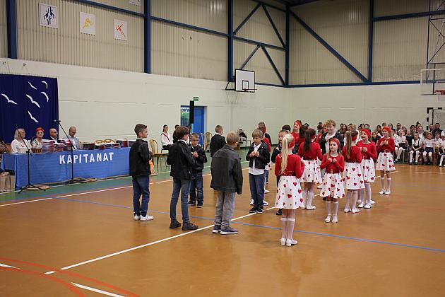 „Wypływamy na szerokie wody” – zakończenie roku szkolnego w SP nr 8