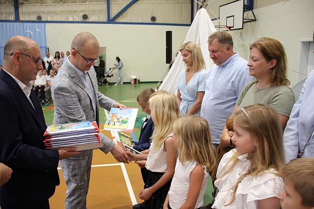 „Wypływamy na szerokie wody” – zakończenie roku szkolnego w SP nr 8