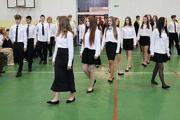 Uroczyste pożegnanie absolwentów Szkoły Podstawowej nr 5