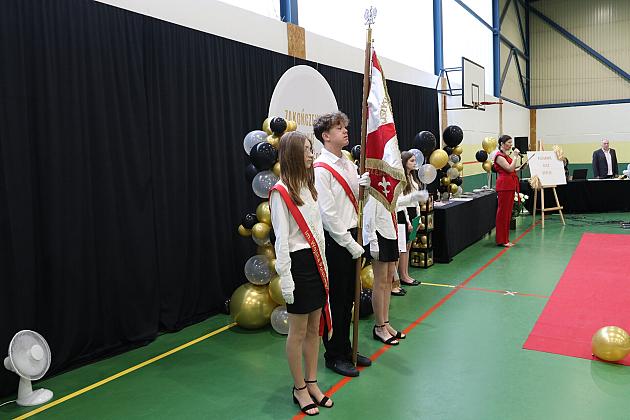 Uroczyste pożegnanie absolwentów Szkoły Podstawowej nr 5