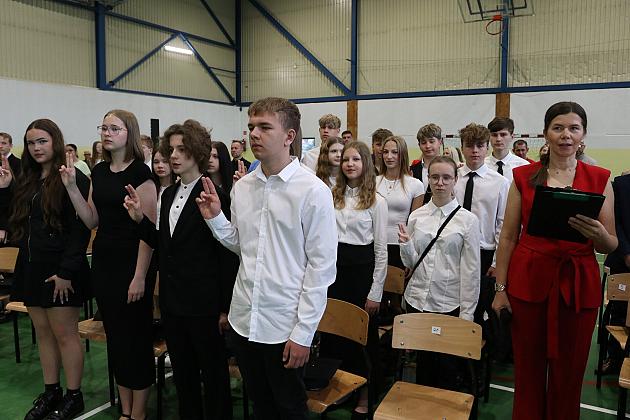 Uroczyste pożegnanie absolwentów Szkoły Podstawowej nr 5