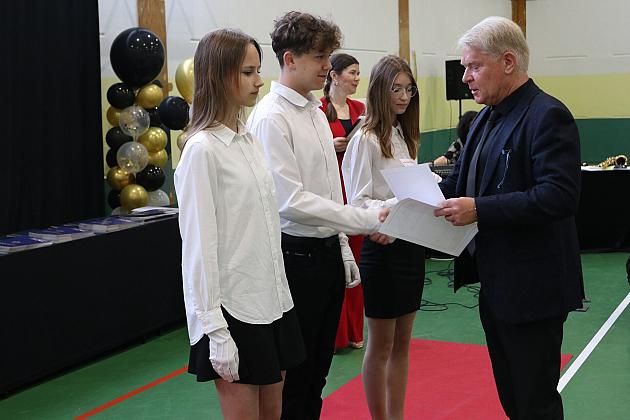 Uroczyste pożegnanie absolwentów Szkoły Podstawowej nr 5