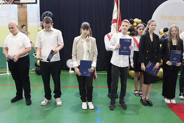 Uroczyste pożegnanie absolwentów Szkoły Podstawowej nr 5