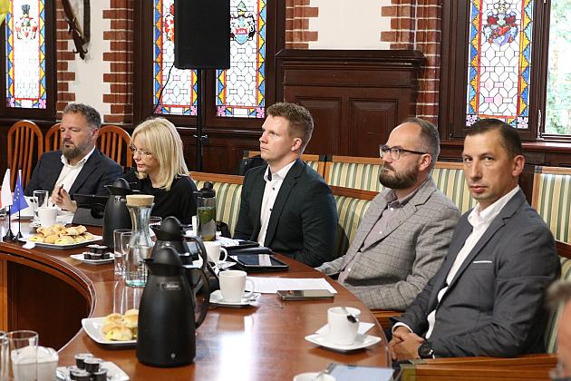 Burmistrz Lęborka z wotum zaufania i absolutorium