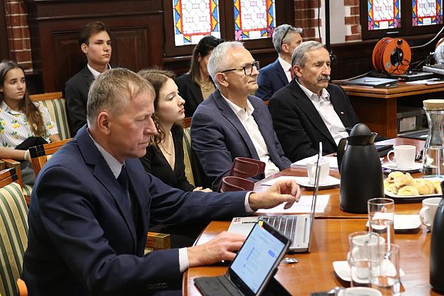 Burmistrz Lęborka z wotum zaufania i absolutorium