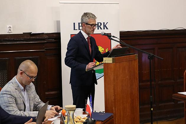 Burmistrz Lęborka z wotum zaufania i absolutorium