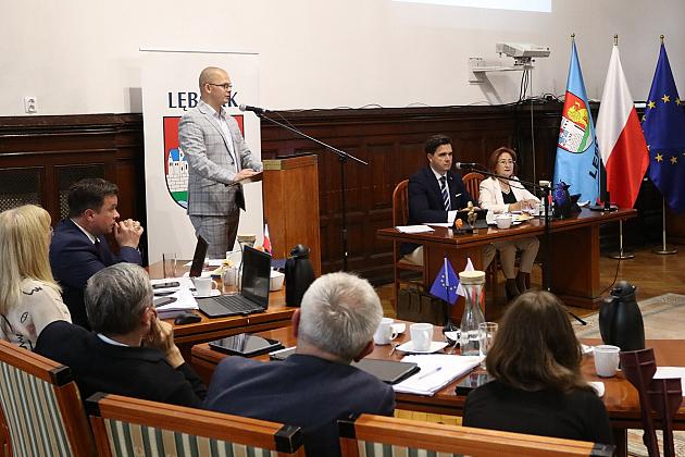 Burmistrz Lęborka z wotum zaufania i absolutorium