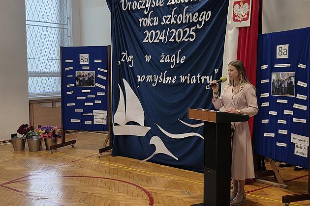 Uroczyste zakończenie roku szkolnego klas VIII w SP7