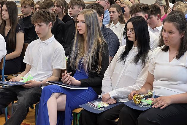 Uroczyste zakończenie roku szkolnego klas VIII w SP7