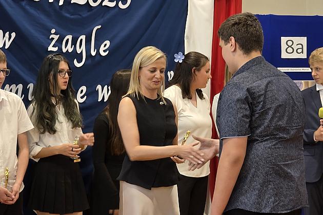 Uroczyste zakończenie roku szkolnego klas VIII w SP7