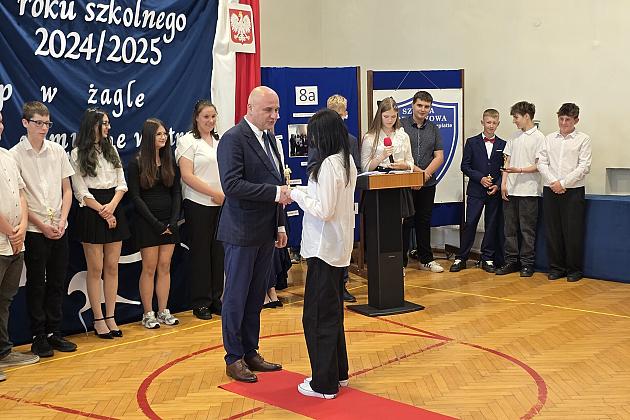 Uroczyste zakończenie roku szkolnego klas VIII w SP7