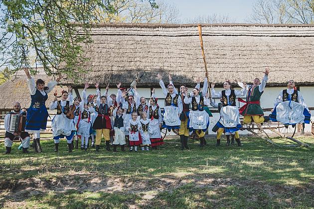 Kaszubski Zespół Pieśni i Tańca „Lewino”