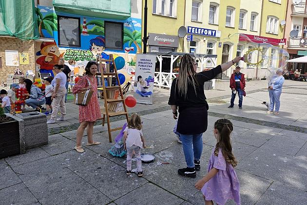 Letnia Czytelnia na Staromiejskiej już otwarta