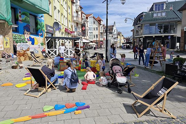 Letnia Czytelnia na Staromiejskiej już otwarta