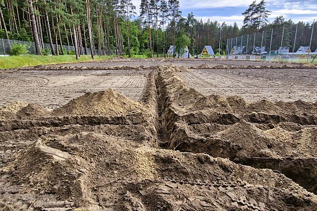 Trwa budowa boiska z naturalną nawierzchnią na Stadionie Miejskim w Lęborku