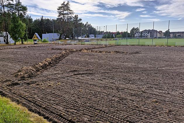 Trwa budowa boiska z naturalną nawierzchnią na Stadionie Miejskim w Lęborku