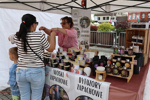 Kolorowe stoiska, regionalne smaki i rękodzieło – magia Jarmarku św. Jakuba!