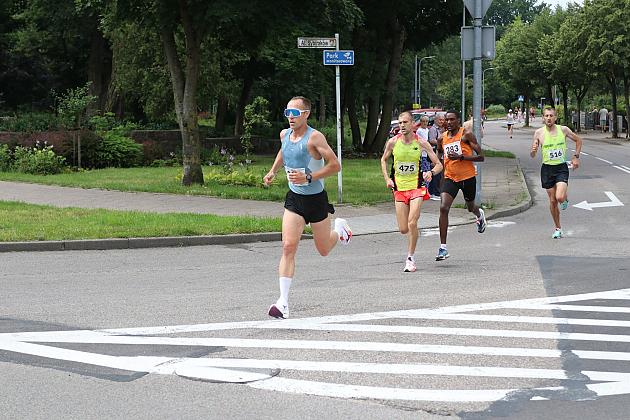 Adam Głogowski ponownie nie do zatrzymania w Biegu św. Jakuba!