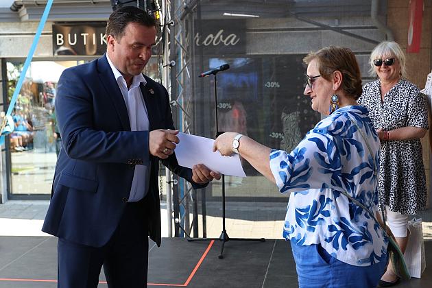 Sztuka w sercu miasta – plener malarski „Weduta” podsumowany podczas Jarmarku św. Jakuba