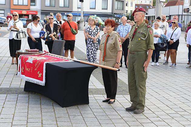Z okazji jubileuszu lęborscy harcerze z nowym sztandarem