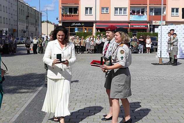 Z okazji jubileuszu lęborscy harcerze z nowym sztandarem