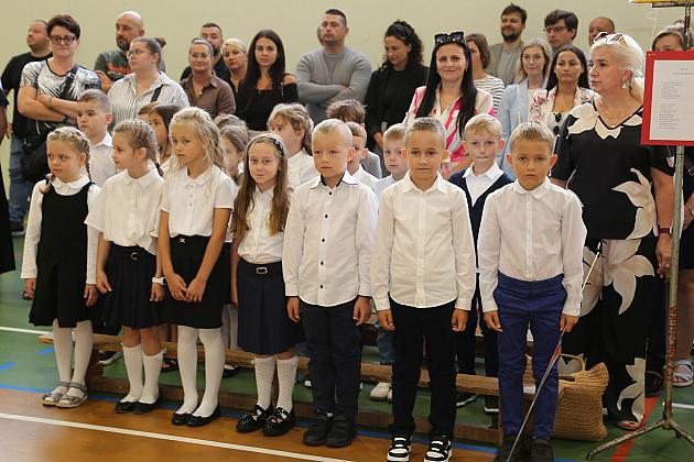 Ślubowanie nowych uczniów Szkoły Podstawowej nr 8