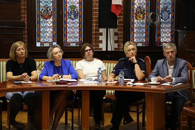 W ratuszu o przeciwdziałaniu przemocy domowej oraz profilaktyce uzależnień