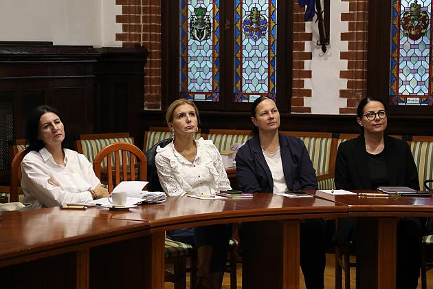 W ratuszu o przeciwdziałaniu przemocy domowej oraz profilaktyce uzależnień