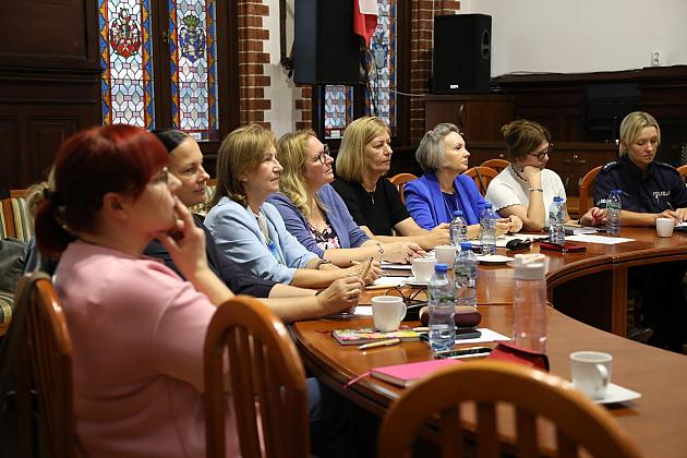 W ratuszu o przeciwdziałaniu przemocy domowej oraz profilaktyce uzależnień