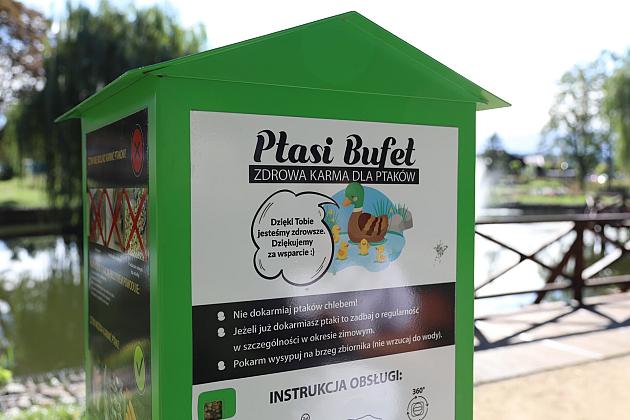 Ptasi bufet w Parku im. Marii i Lecha Kaczyńskich