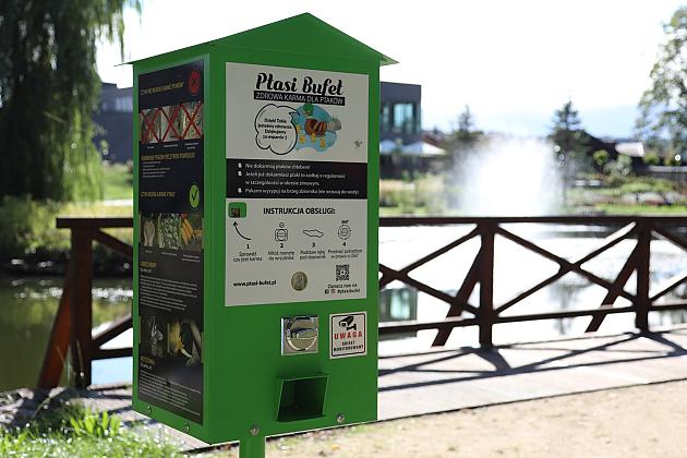 Ptasi bufet w Parku im. Marii i Lecha Kaczyńskich