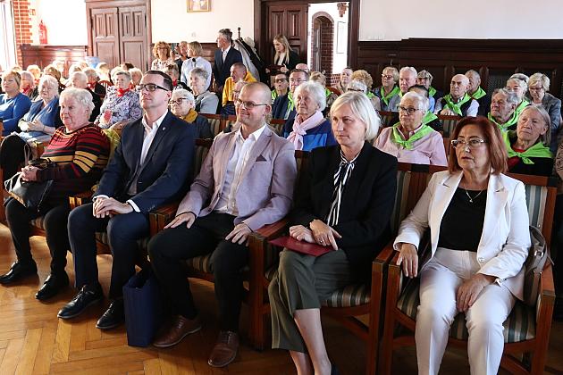 Aktywni, zaangażowani, inspirujący – seniorzy rozpoczęli swoje święto w Lęborku