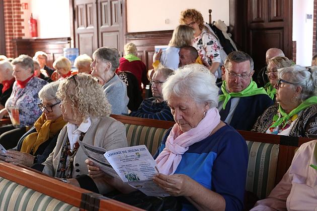 Aktywni, zaangażowani, inspirujący – seniorzy rozpoczęli swoje święto w Lęborku