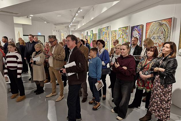 PANTA PAINT. Wystawa prac Edmunda Pospiesznego w Wieży Ciśnień