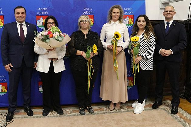 Nagrody dla nauczycieli i dyrektorów z okazji Dnia Edukacji Narodowej