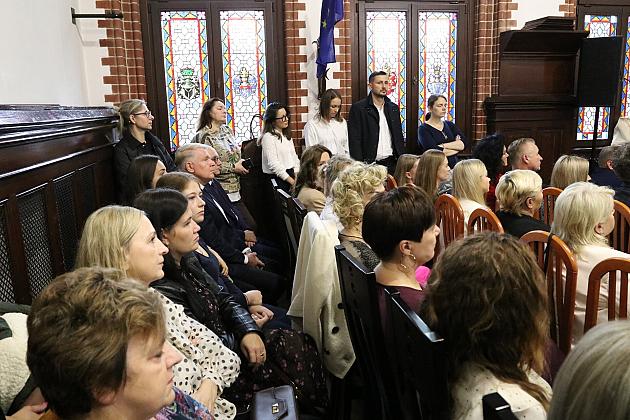 Nagrody dla nauczycieli i dyrektorów z okazji Dnia Edukacji Narodowej