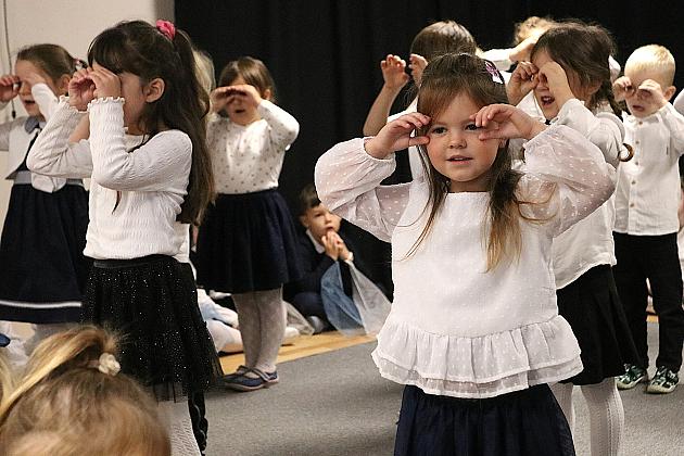 Z uśmiechem i wzruszeniem - Dzień Edukacji Narodowej w Przedszkolu nr 9