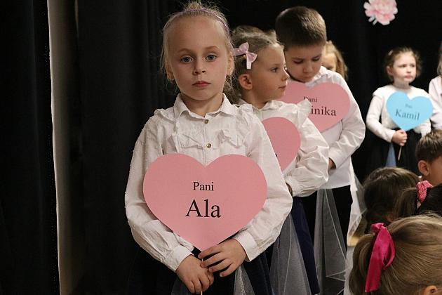 Z uśmiechem i wzruszeniem - Dzień Edukacji Narodowej w Przedszkolu nr 9