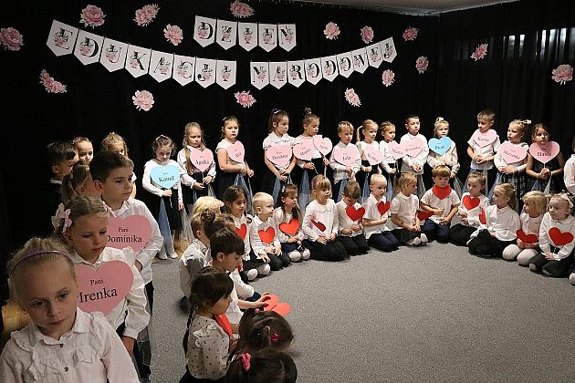 Z uśmiechem i wzruszeniem - Dzień Edukacji Narodowej w Przedszkolu nr 9