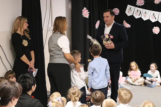 Z uśmiechem i wzruszeniem - Dzień Edukacji Narodowej w Przedszkolu nr 9