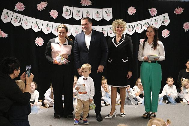 Z uśmiechem i wzruszeniem - Dzień Edukacji Narodowej w Przedszkolu nr 9