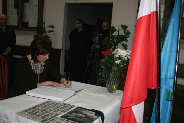 Księga Kondolencyjna wyłożona