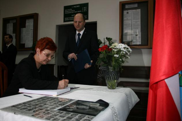 Księga Kondolencyjna wyłożona