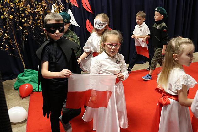 Radośnie i z dumą o Polsce – wieczornica patriotyczna w Przedszkolu nr 6