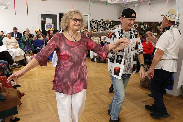 Bal Seniora w rytmie wiejskiej potańcówki
