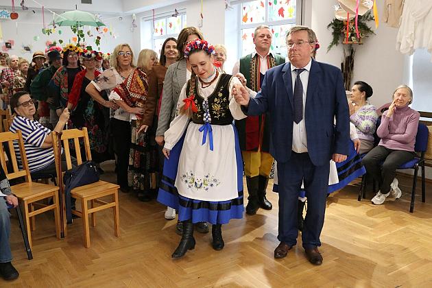 Bal Seniora w rytmie wiejskiej potańcówki
