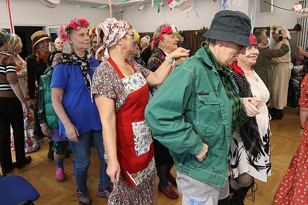Bal Seniora w rytmie wiejskiej potańcówki