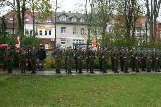 Święto Konstytucji 3 Maja wśród narodowych flag i parasoli